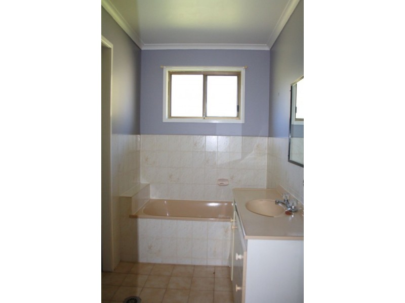 25 Holme Street, Granville QLD 4650