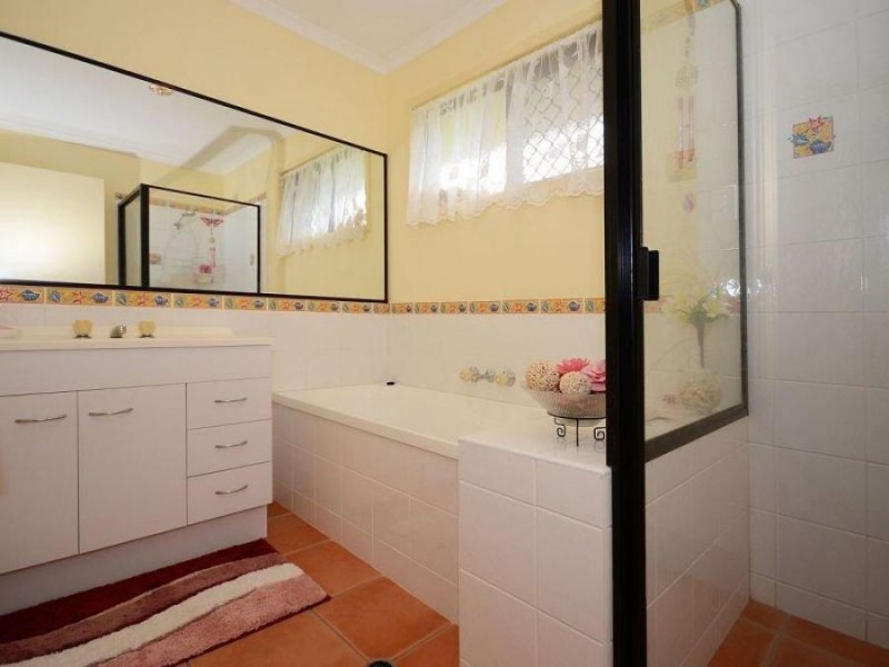 7 Aqualine Drive, Point Vernon QLD 4655