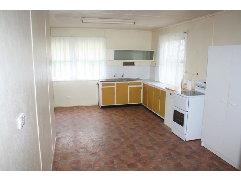 161 CAMBRIDGE STREET, Granville QLD 4650