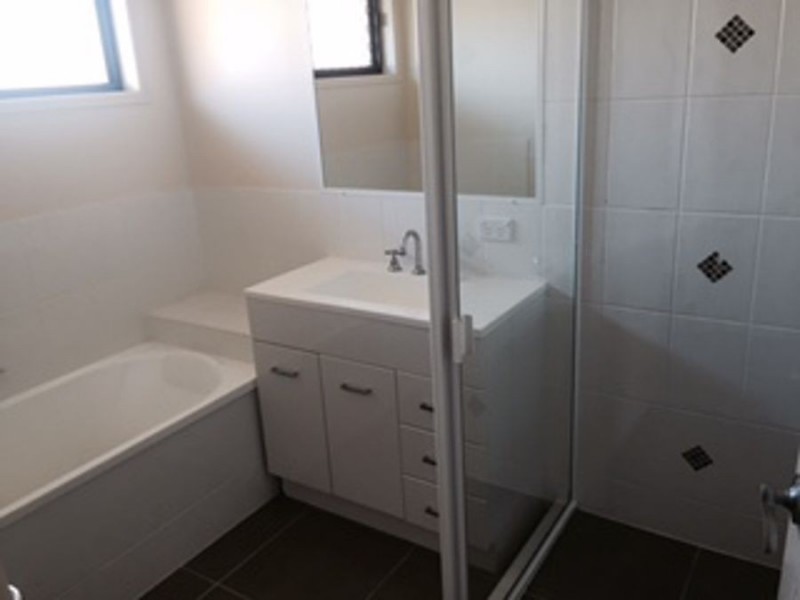 16 Jewel Court, Urangan QLD 4655