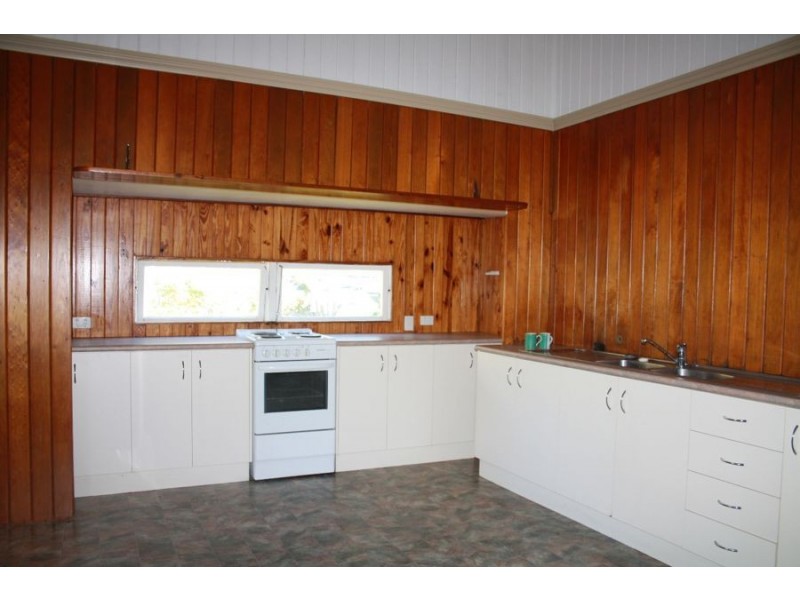 90 Fort Street, Maryborough QLD 4650