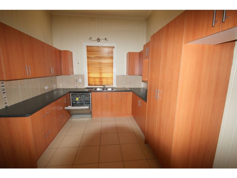 8 Dry Street, Maryborough QLD 4650