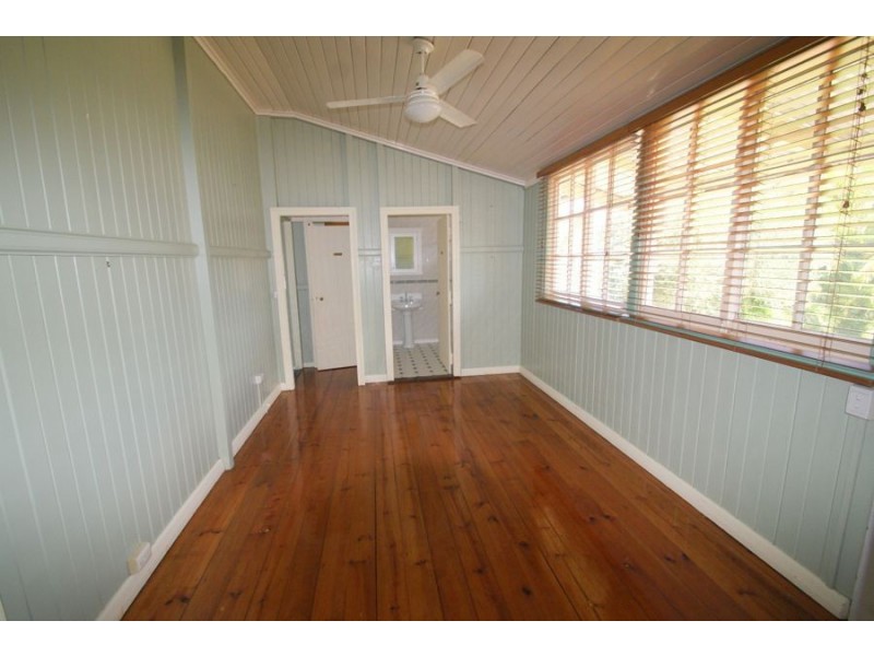 8 Dry Street, Maryborough QLD 4650