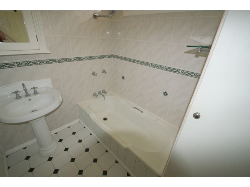 8 Dry Street, Maryborough QLD 4650