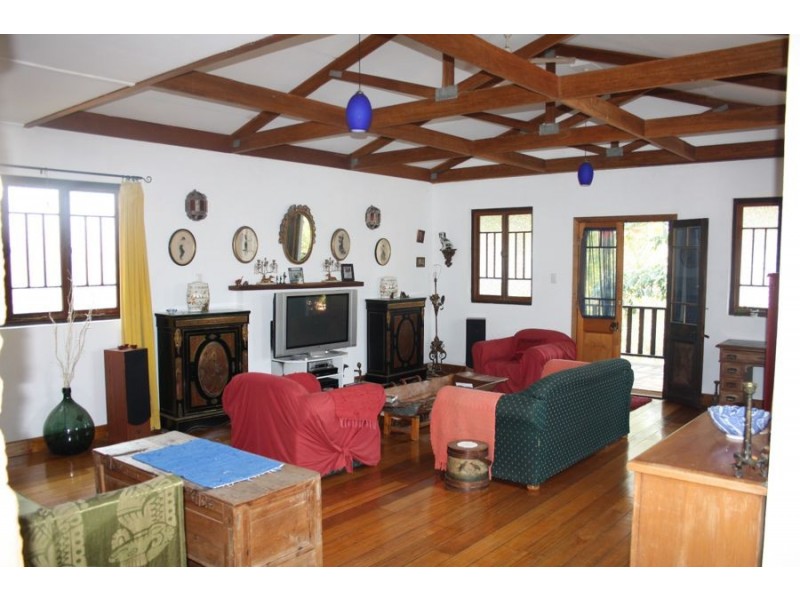 96 Pioneer Road, Grahams Creek QLD 4650