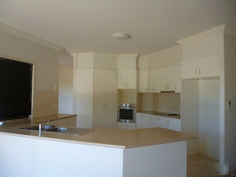 10 Rochester Court, Urraween QLD 4655