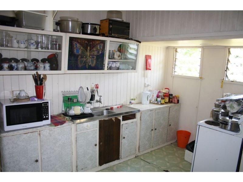 132 Cambridge Street, Granville QLD 4650