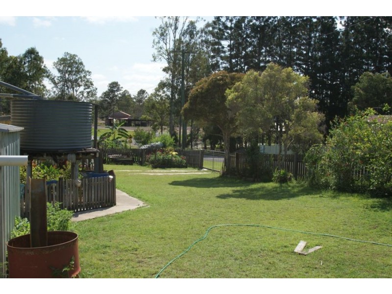 14 Mant Street, Brooweena QLD 4620