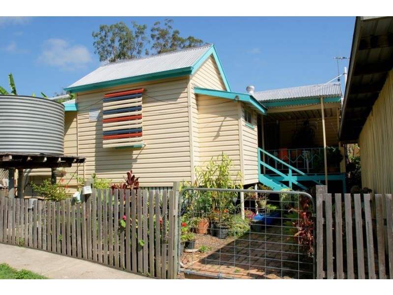 14 Mant Street, Brooweena QLD 4620