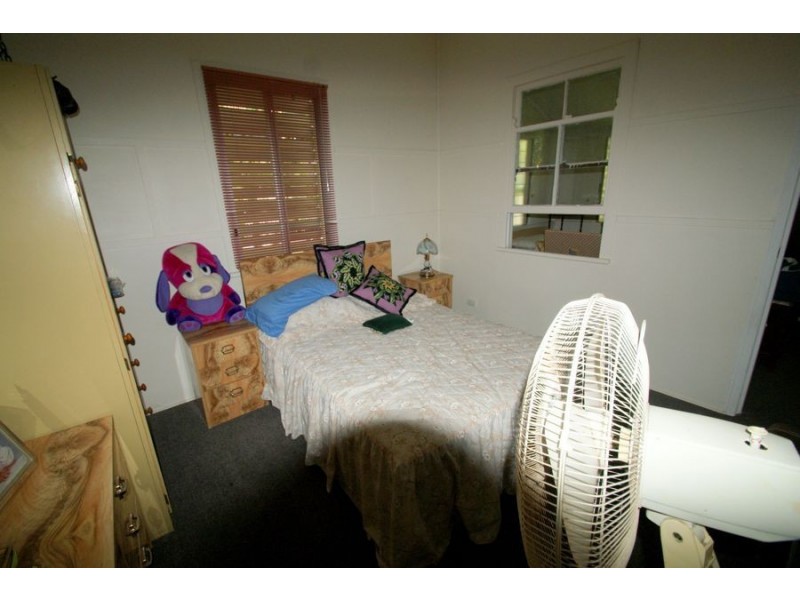 14 Mant Street, Brooweena QLD 4620