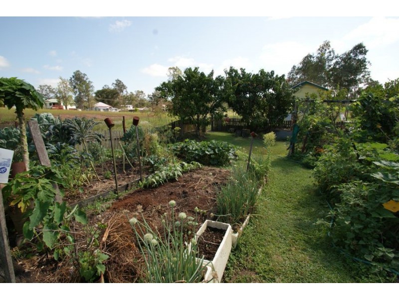 14 Mant Street, Brooweena QLD 4620