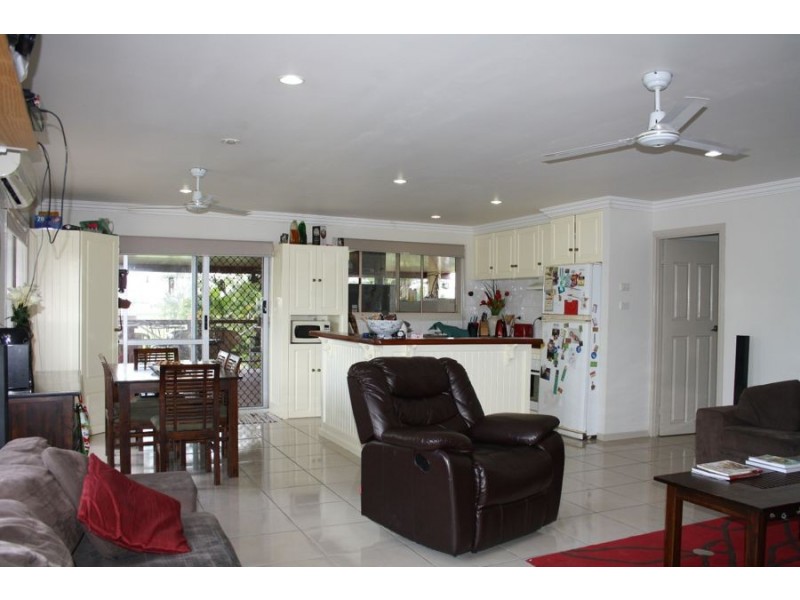 11 Toft Road, Island Plantation QLD 4650