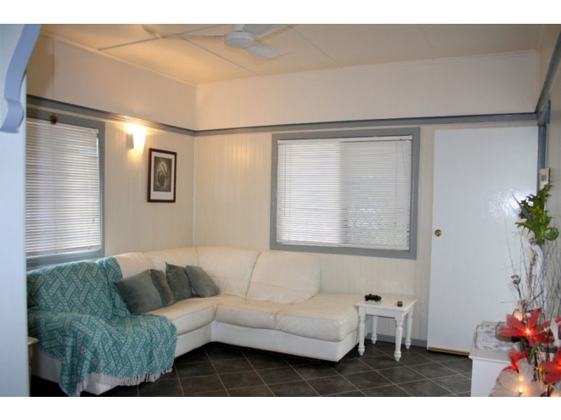 174 Cambridge Street, Granville QLD 4650