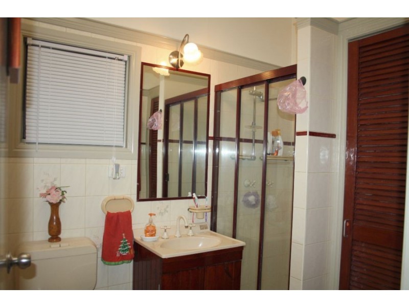 174 Cambridge Street, Granville QLD 4650