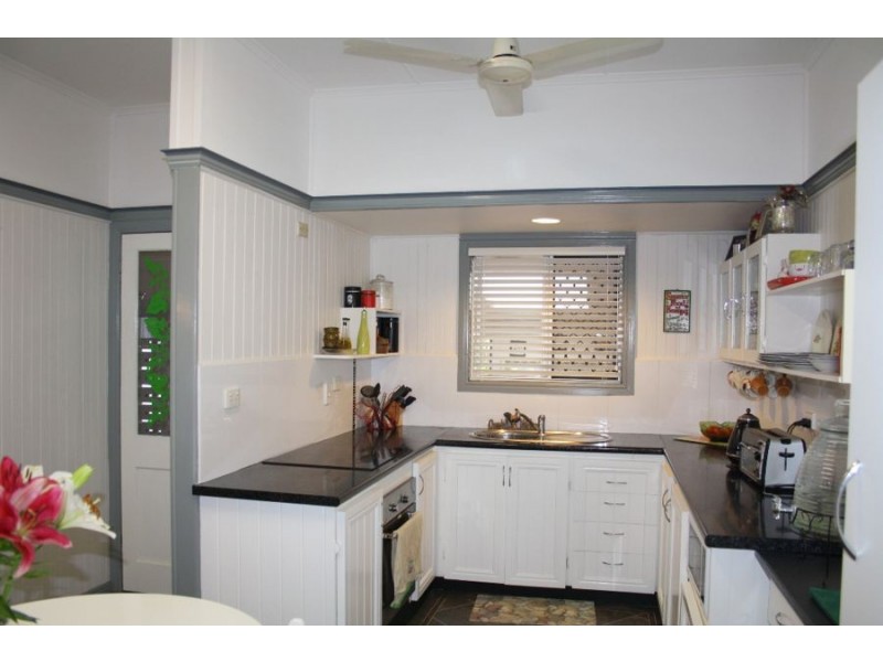 174 Cambridge Street, Granville QLD 4650