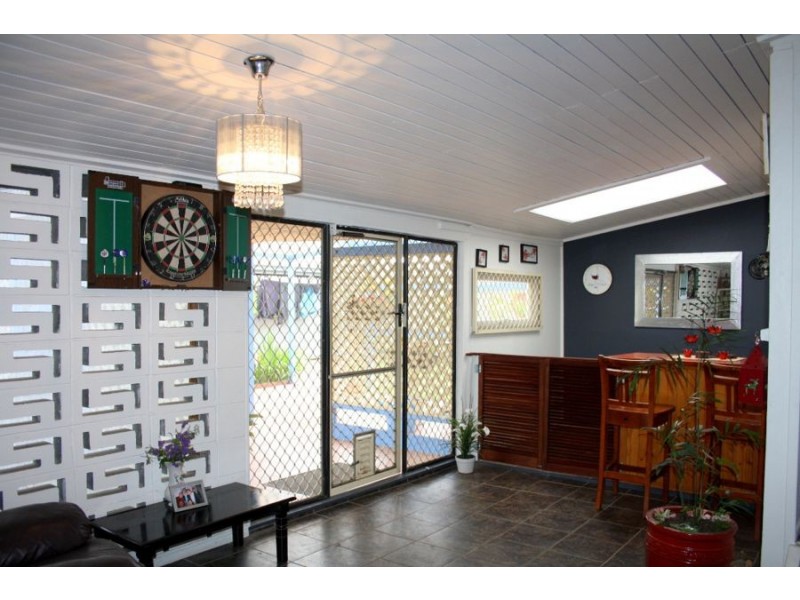 174 Cambridge Street, Granville QLD 4650