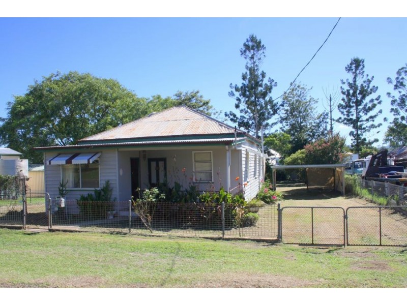 35 George Street, Biggenden QLD 4621