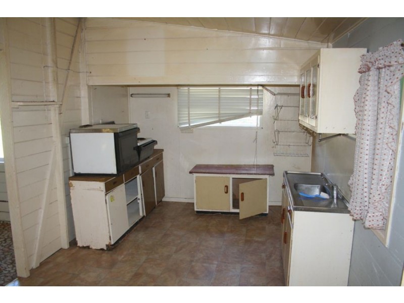 35 George Street, Biggenden QLD 4621