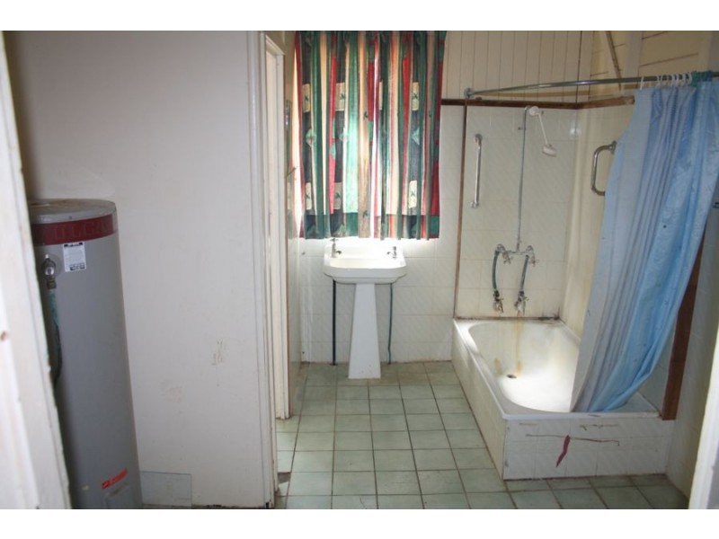 35 George Street, Biggenden QLD 4621