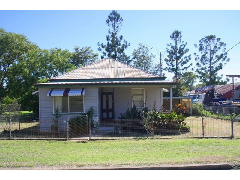 35 George Street, Biggenden QLD 4621