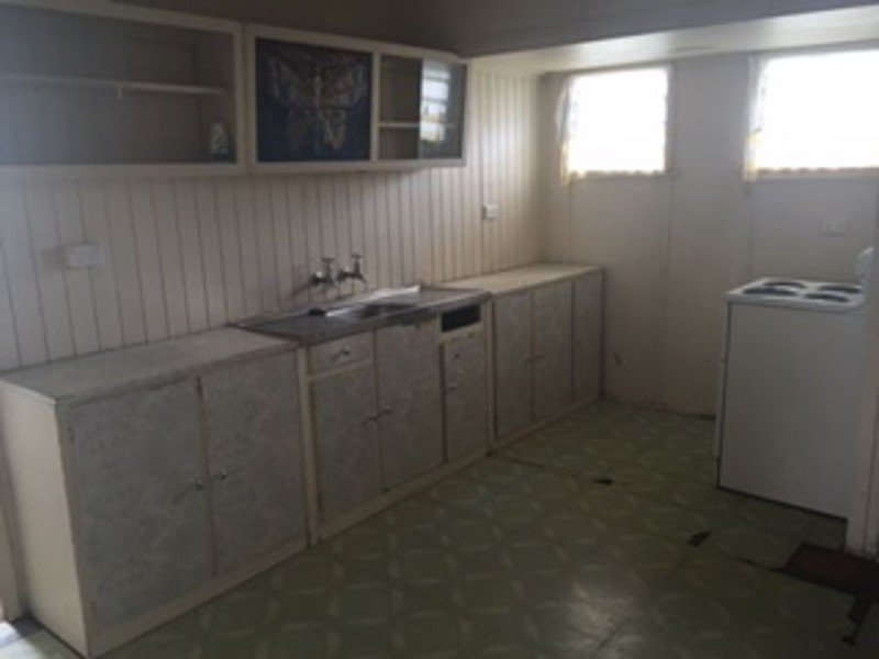 132 Cambridge Street, Granville QLD 4650