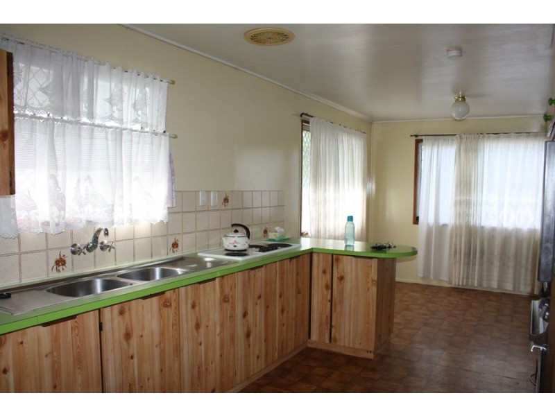 25 Gaynor St, Maryborough QLD 4650