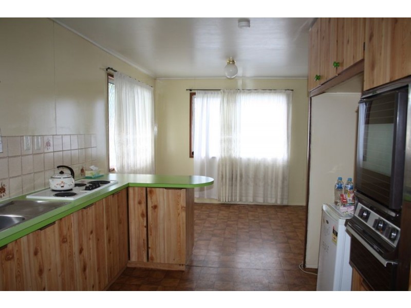 25 Gaynor St, Maryborough QLD 4650