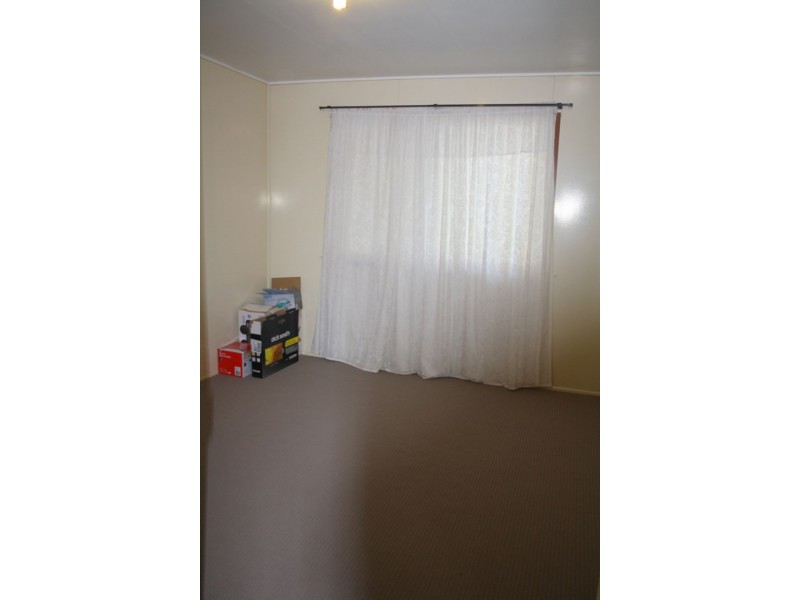 25 Gaynor St, Maryborough QLD 4650