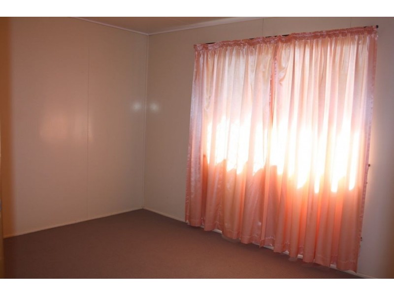 25 Gaynor St, Maryborough QLD 4650