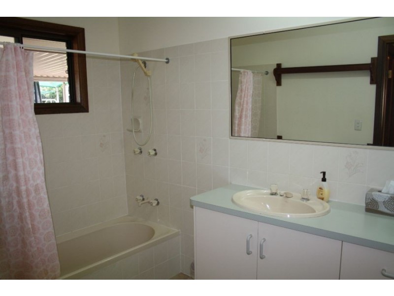 313 Eatonvale Road, Tinana QLD 4650