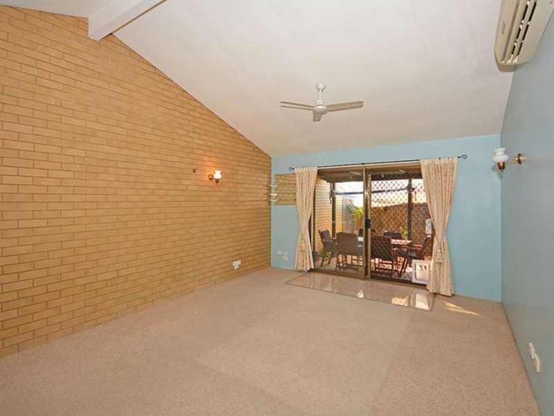 7/85 Miller Street, Urangan QLD 4655