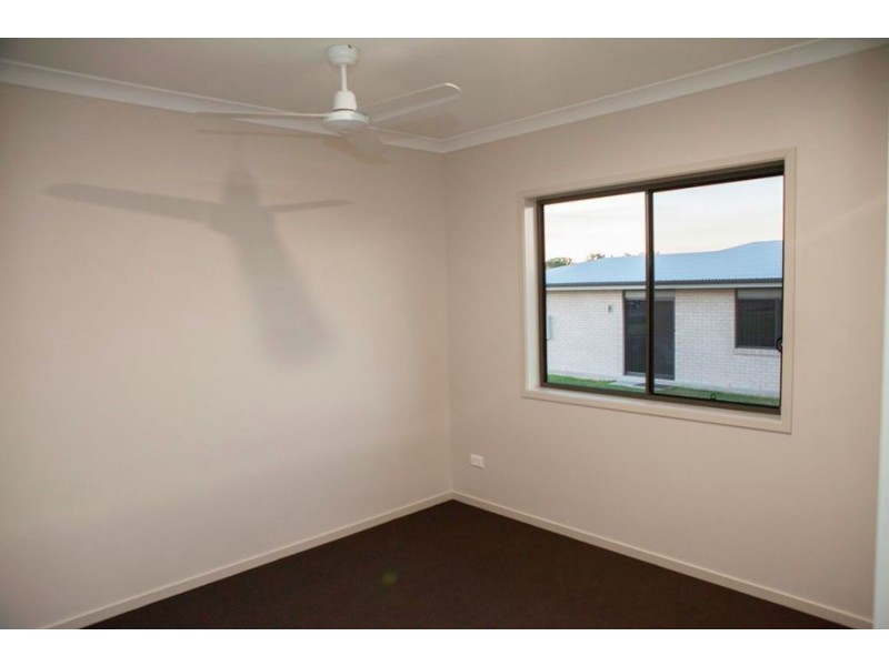 7 Kingfisher Drive, Oakhurst QLD 4650