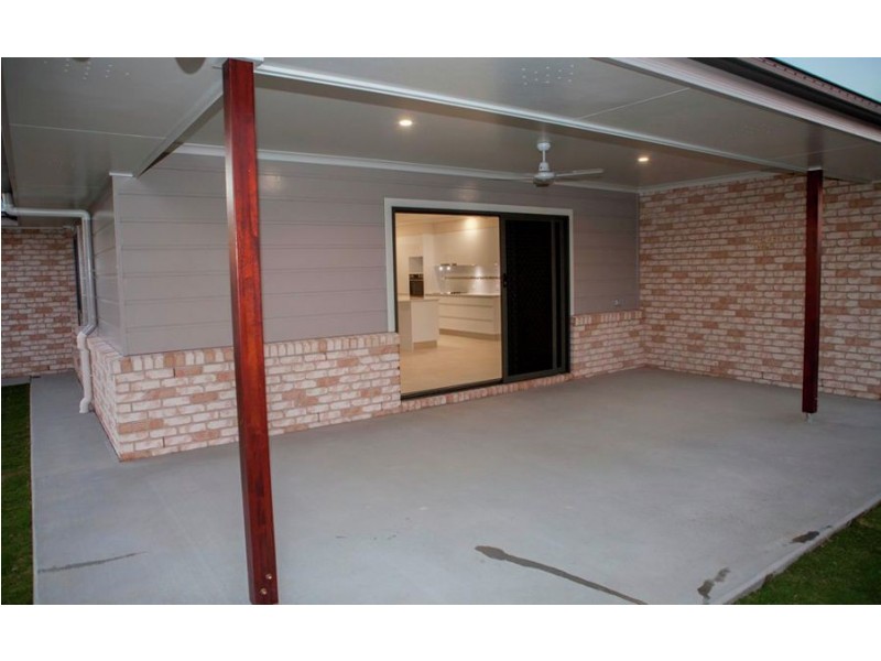 7 Kingfisher Drive, Oakhurst QLD 4650