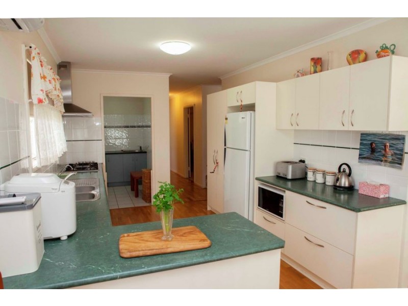 9 Perry Street, Granville QLD 4650