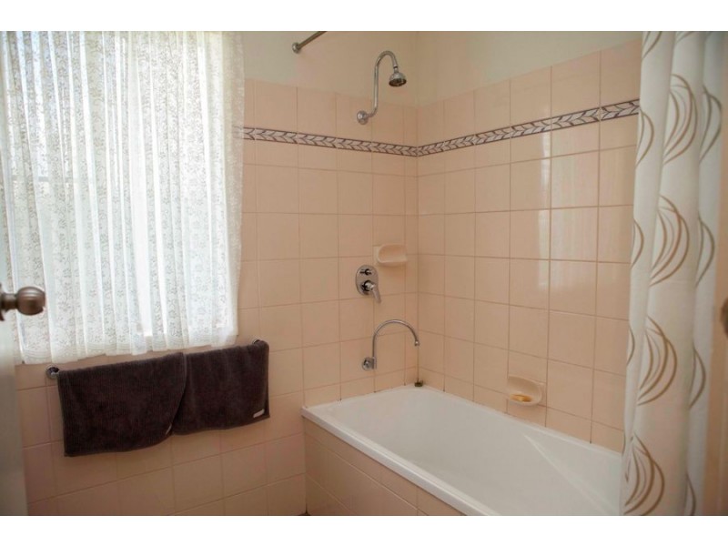 9 Perry Street, Granville QLD 4650