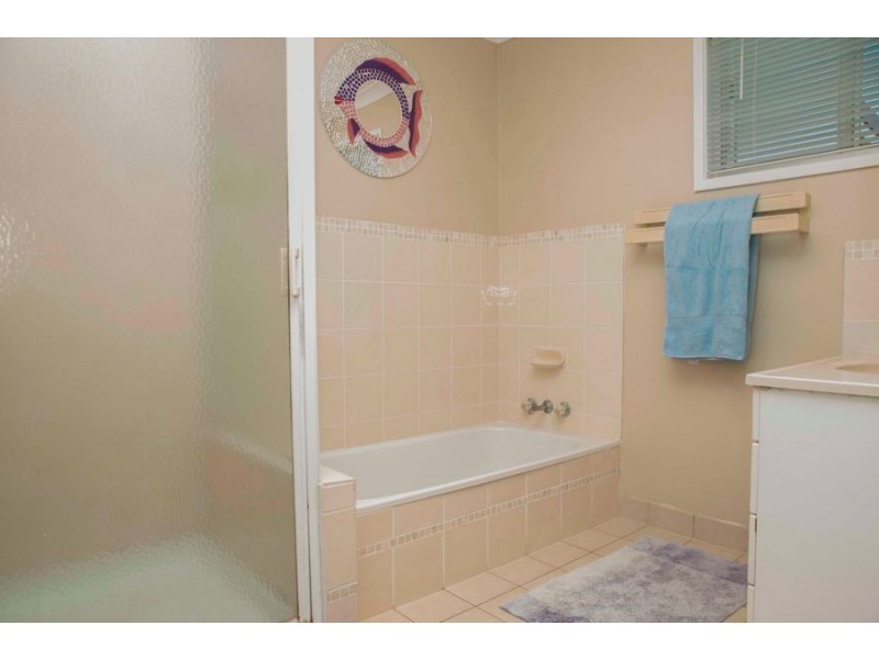 33 Dale Street, Granville QLD 4650