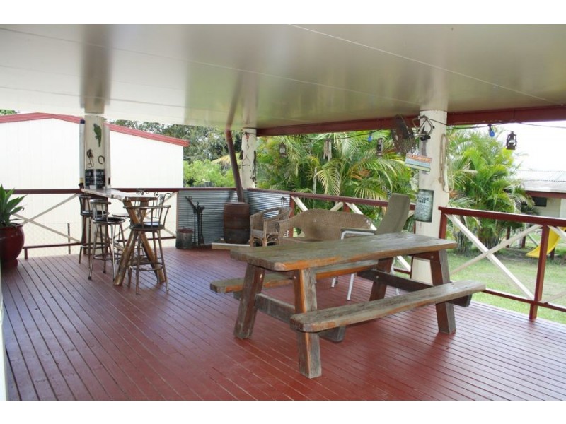 11 Toft Road, Island Plantation QLD 4650