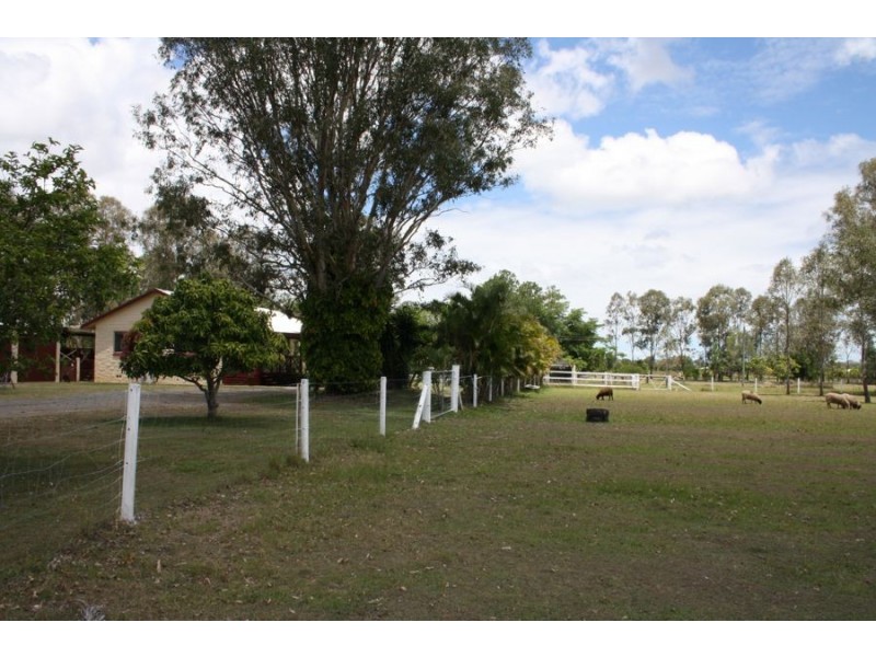 11 Toft Road, Island Plantation QLD 4650