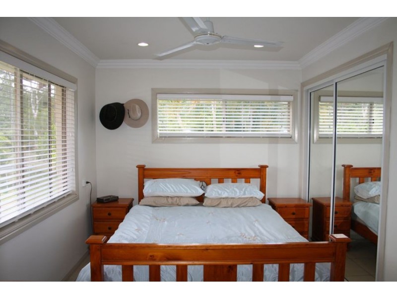 11 Toft Road, Island Plantation QLD 4650