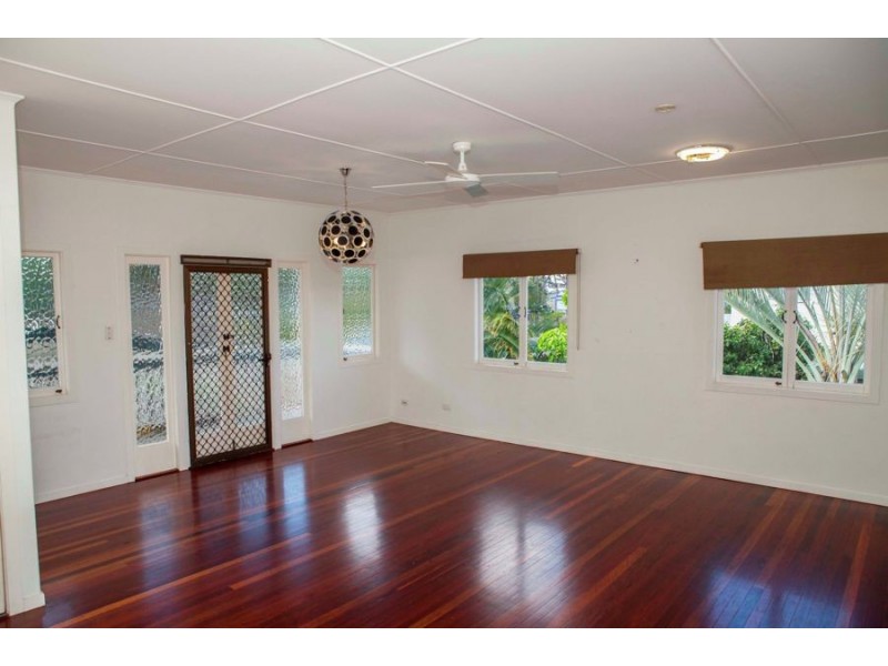 68 Boys Avenue, Maryborough QLD 4650
