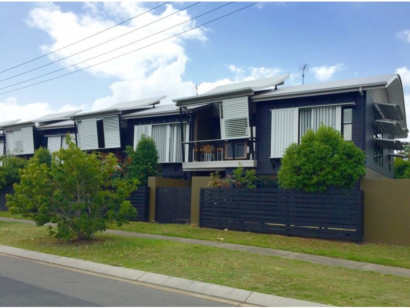 2/190 cypress street, Urangan QLD 4655