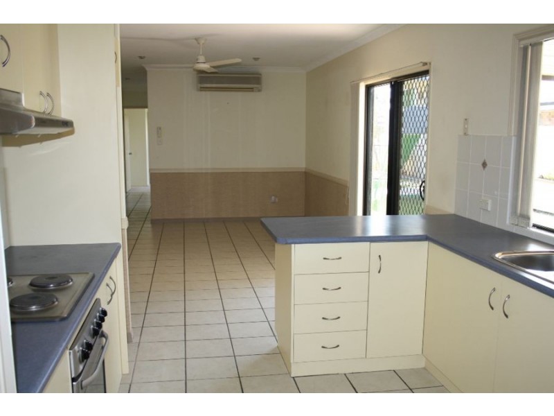 2 Leslie Drive, Tinana QLD 4650