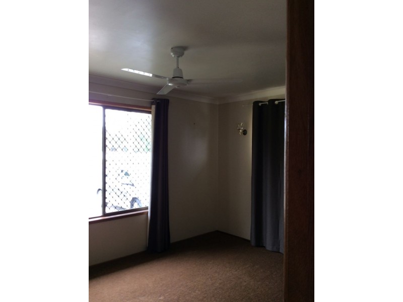 7 Ross Street, Urangan QLD 4655