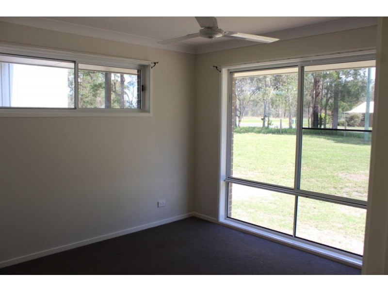 6 Boundary Road, Oakhurst QLD 4650
