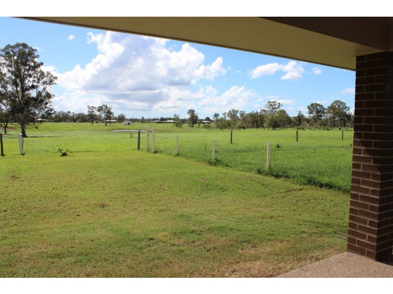 6 Boundary Road, Oakhurst QLD 4650