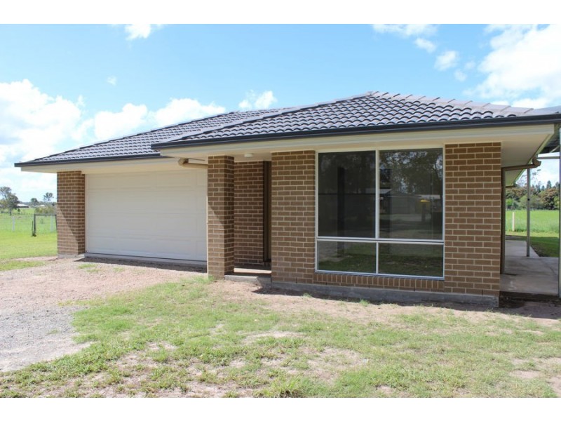 6 Boundary Road, Oakhurst QLD 4650