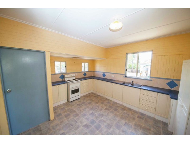 29 Pearson Street, Granville QLD 4650