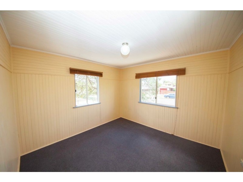 29 Pearson Street, Granville QLD 4650