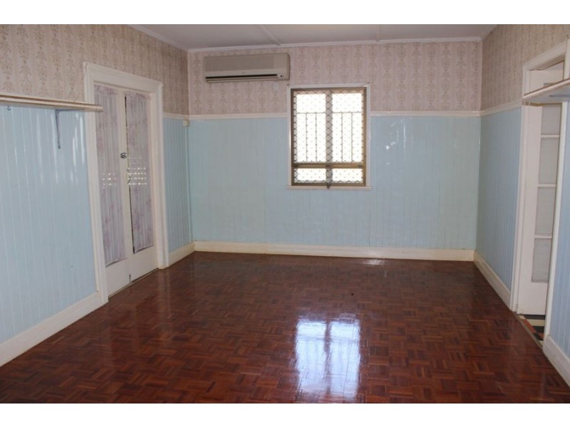 10 Robinson Street, Maryborough QLD 4650