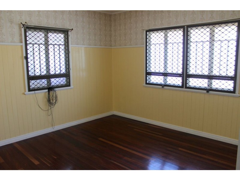 10 Robinson Street, Maryborough QLD 4650